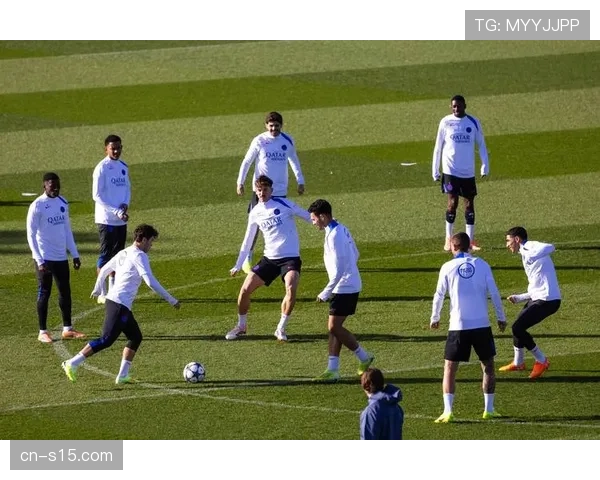 巴黎圣日耳曼433阵型显威,中场控制力成大胜关键