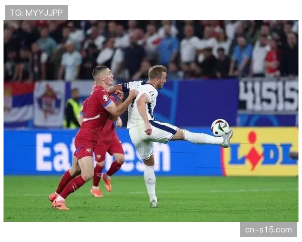 布雷斯特vs欧塞尔，双方中场拼抢激烈累计犯规16次