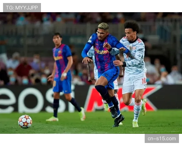 “诺坎普球迷致敬亚马尔,巴萨小将创年龄纪录”